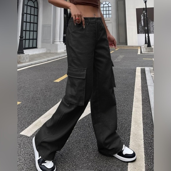 Black loose fit cargo pants - Picture 3 of 3